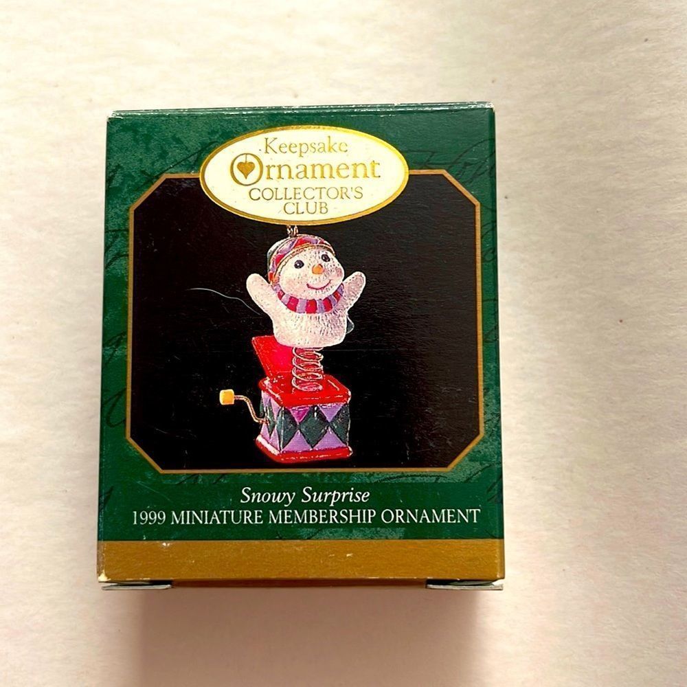 Hallmark Ornament- Snowy Surprise